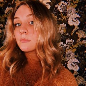 Meet your Posher, Caisy